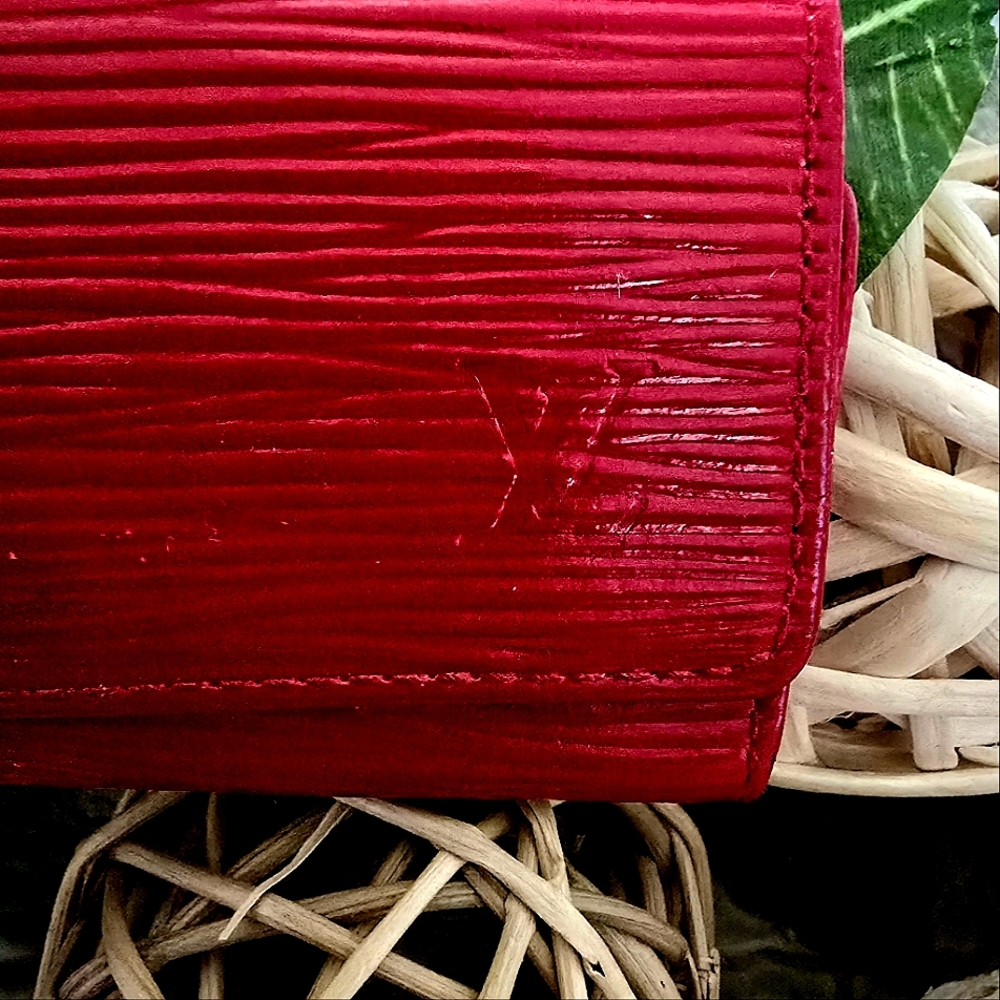 Louis Vuitton Vintage Red Epi 4 Key Holder - Picture 2 of 15